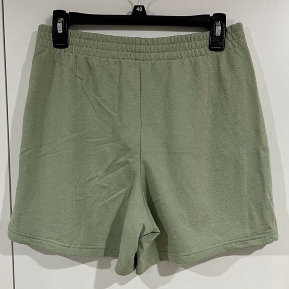 NWOT Gap sweat shorts - Picture 2 of 4